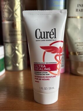 Curél Ultra Healing Intensive - White & Red Travel Size